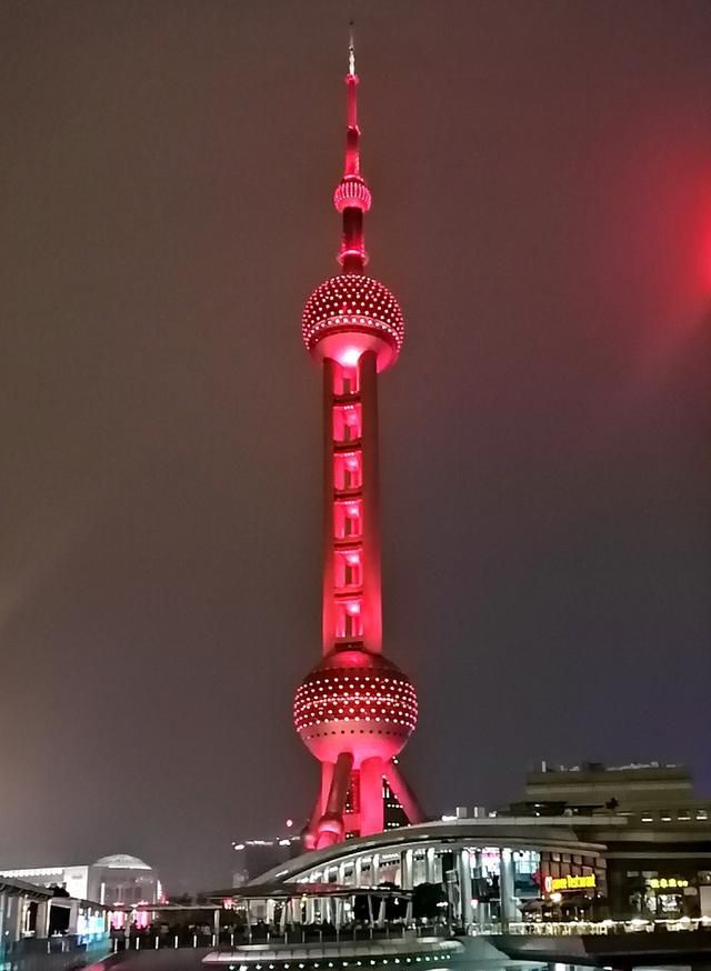实拍：上海十大地标摩天建筑之一，中国首批5A景区，夜景美翻了