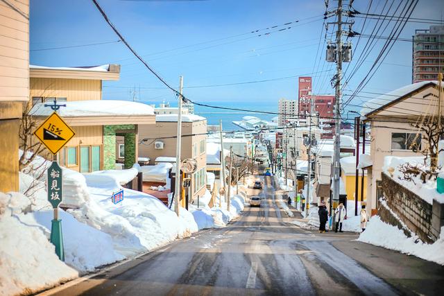 日本的这座小城，有个经典的十字路口，汇集颇具童话感的欧式建筑