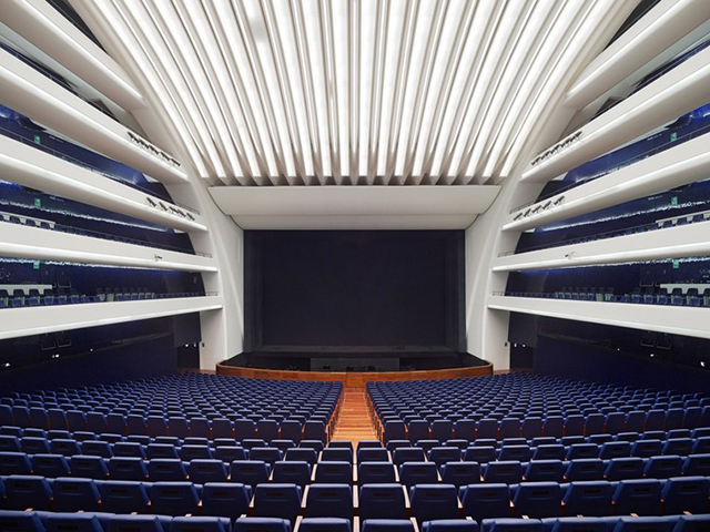 建筑师设计：西班牙瓦伦西亚歌剧院