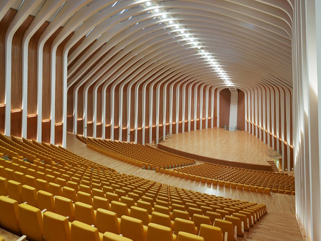 建筑师设计：西班牙瓦伦西亚歌剧院