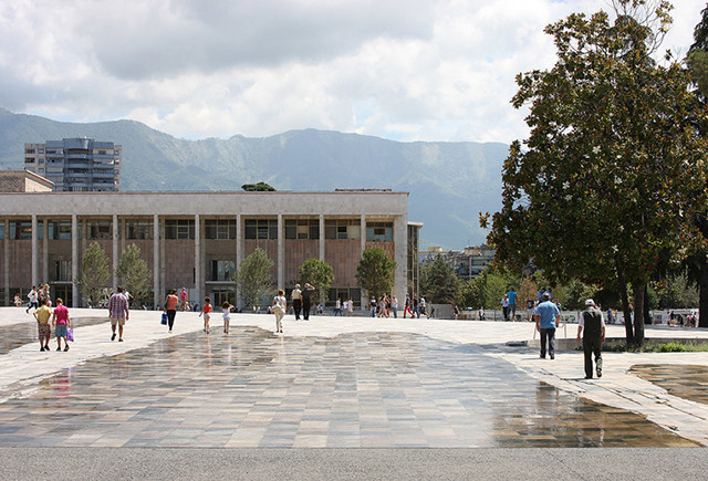 建筑师与艺术家联合设计：阿尔巴尼亚Skanderbeg广场改造