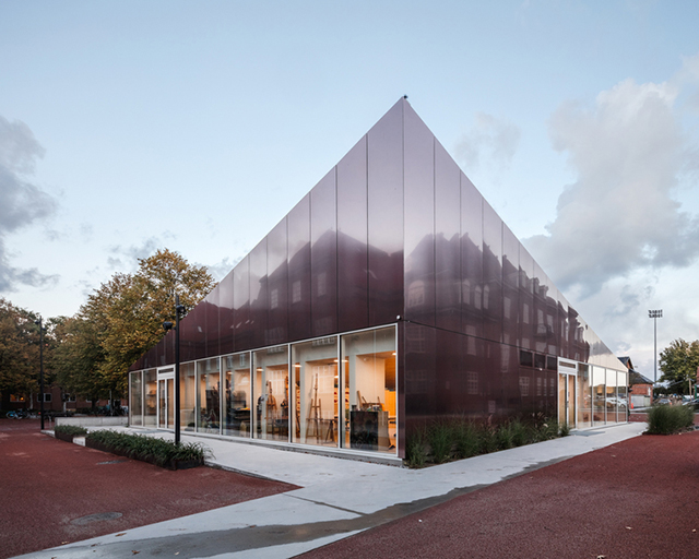 建筑师与景观工程师联合打造丹麦小城的艺术之家