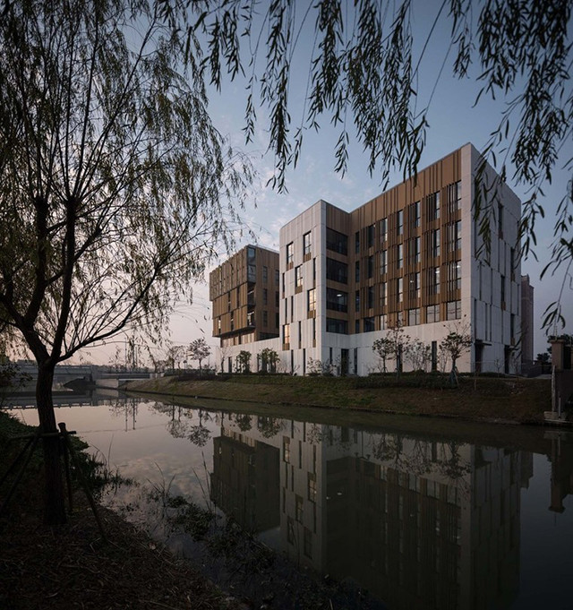 建筑设计师：上海柘林社区服务中心
