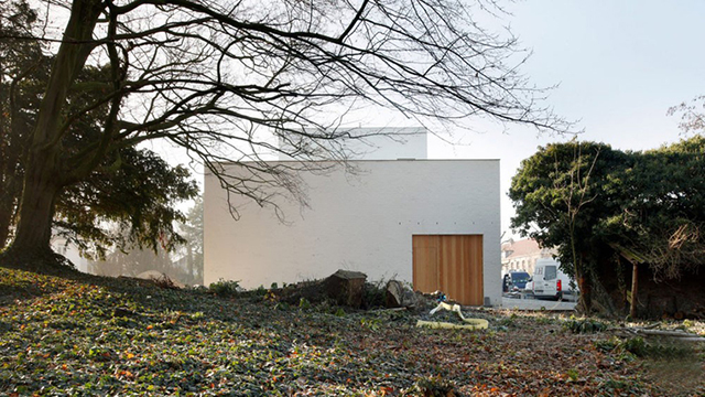 比利时建筑师巧利用当地拆下材料建造博物馆