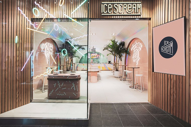 空间设计师打破常规设计冰淇淋甜品店
