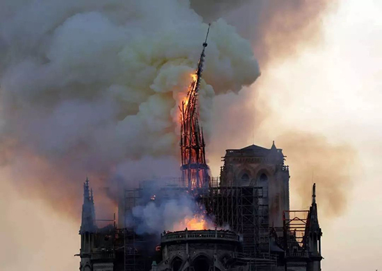 巴黎圣母院大火，施工安全问题